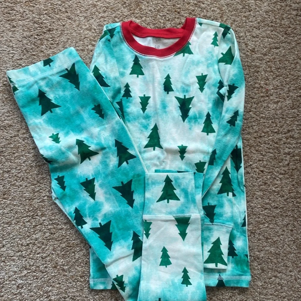NWOT Gap Christmas pajamas.